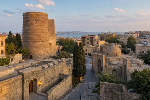 Walled City of Baku with the Shirvanshah's Palace and Maiden Towerのイメージ画像